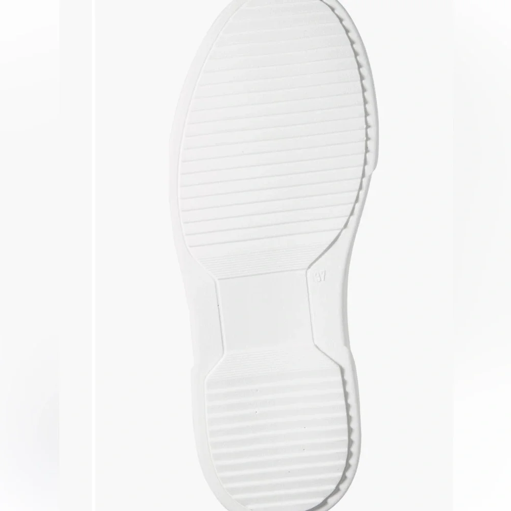 VALENTINO BY MARIO VALENTINO Alice Low Top Sneaker In White Ologram Size 6.5_6